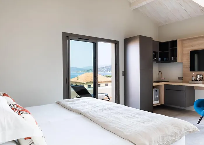 Santa Maria Hotel LʼÎle-Rousse