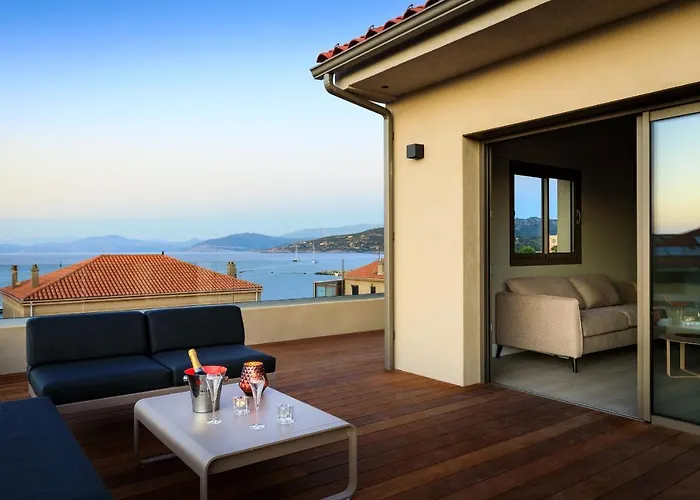 Santa Maria Hotell LʼÎle-Rousse